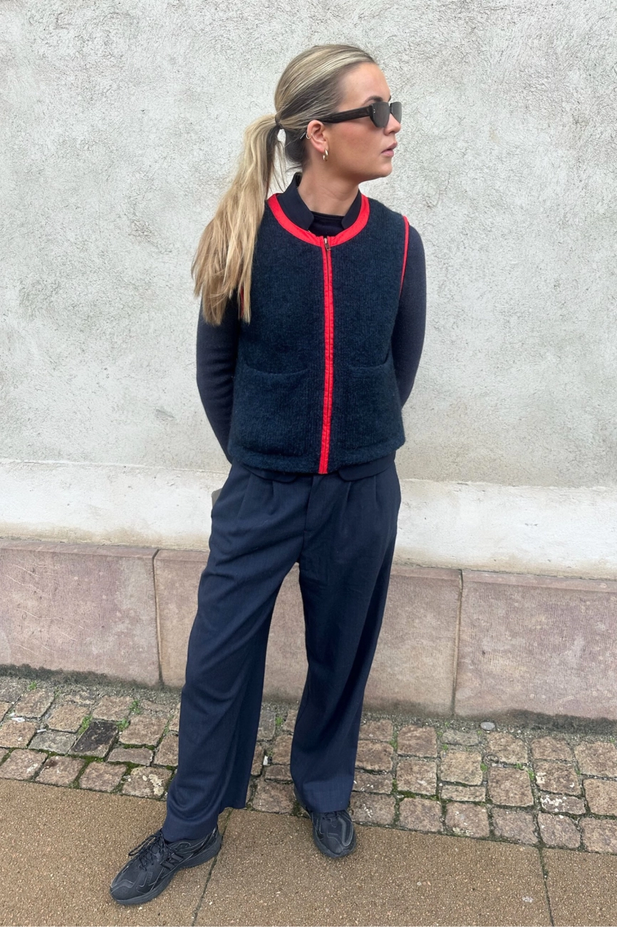 5 Must-Have Pieces for a Versatile Professional Women’s Wardrobe